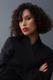 Photo of RAYE image size 600x900