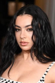 Photo of Charli xcx image size 933x1400