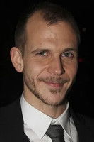 Photo of Gustaf Skarsgård image size 300x450