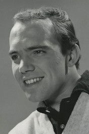 Photo of Otto Brandenburg image size 400x600