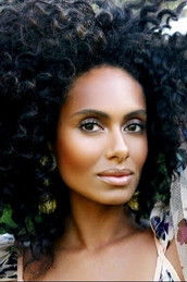 Photo of Shakara Ledard image size 390x586