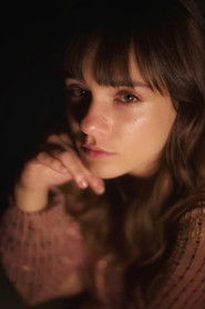 Photo of Victoria White image size 1997x3000