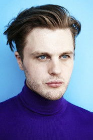 Photo of Michael Pitt image size 1000x1500