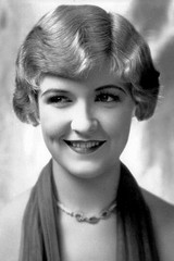 Photo of Laura La Plante image size 360x540