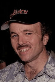 Photo of Clint Howard image size 509x763