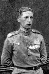 Photo of Nikolai Boyarsky image size 384x576