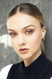 Photo of Lilly Krug image size 2000x3000