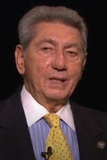 Photo of Jac Venza image size 352x528