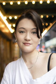 Photo of Isa Briones image size 1200x1800