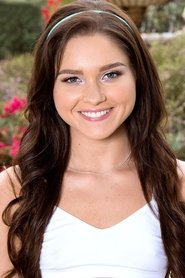 Photo of Zoe Bloom image size 740x1110