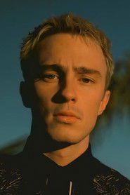 Photo of Drew Starkey image size 626x940