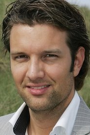 Photo of Bas Muijs image size 889x1333