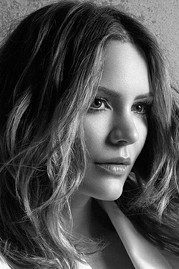 Photo of Katharine McPhee image size 405x608