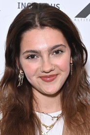 Photo of Emily Carey image size 960x1439