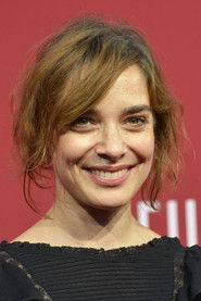 Photo of Maja Schöne image size 533x799