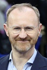 Photo of Mark Gatiss image size 599x898