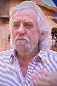 Photo of Dan Hennah image size 705x1057