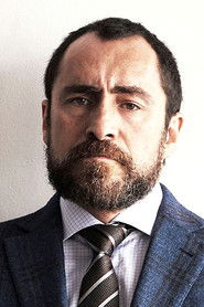 Photo of Demián Bichir image size 434x651