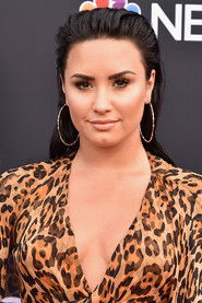 Photo of Demi Lovato image size 683x1024