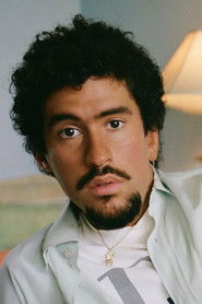 Photo of Bad Bunny image size 711x1067