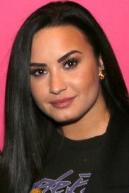 Photo of Demi Lovato image size 413x619