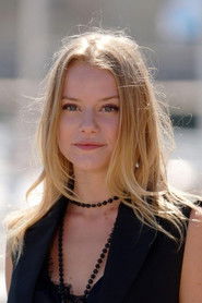 Photo of Romane Jolly image size 800x1200