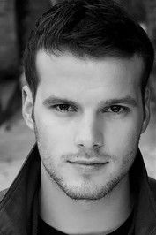 Photo of Kevin Leslie image size 400x600