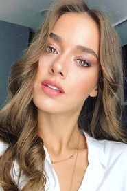 Photo of Bensu Soral image size 591x887