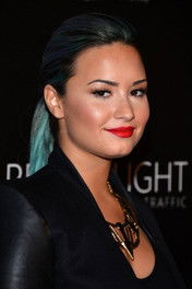 Photo of Demi Lovato image size 396x593