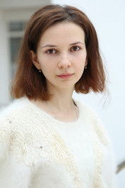 Photo of Mariya Smolnikova image size 400x600