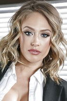 Photo of Kagney Linn Karter image size 313x470
