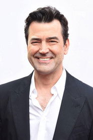 Photo of Ron Livingston image size 800x1200