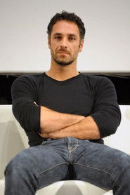 Photo of Raoul Bova image size 500x751