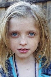 Photo of Farrah Mackenzie image size 400x600