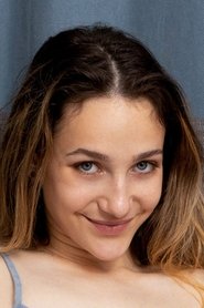 Photo of Ellie Wain image size 450x675
