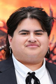 Photo of Julian Dennison image size 2000x3000