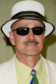 Photo of Danny De La Paz image size 1220x1829