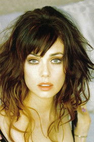 Photo of Mia Kirshner image size 947x1420