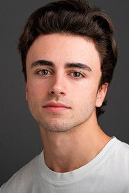 Photo of Itzan Escamilla image size 600x900