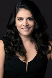 Photo of Cecily Strong image size 381x571