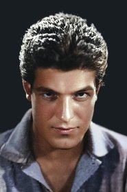 Photo of İzzet Günay image size 500x750