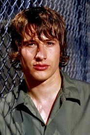 Photo of Brendan Fehr image size 909x1363