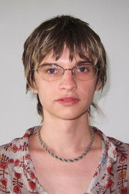 Photo of Lou Lou Sainsbury image size 1815x2723