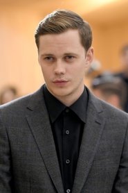 Photo of Bill Skarsgård image size 1400x2100
