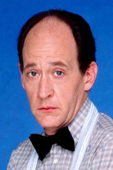 Photo of Earl Boen image size 367x551