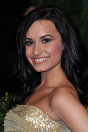 Photo of Demi Lovato image size 396x594