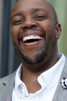 Photo of Andre Belue image size 300x450