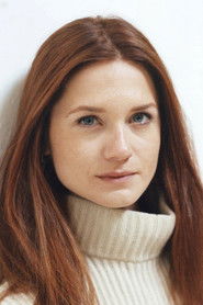Photo of Bonnie Wright image size 1600x2400