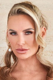 Photo of Phoenix Marie image size 406x610