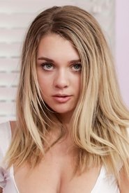 Photo of Gabbie Carter image size 457x685